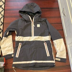 Armada ski pullover